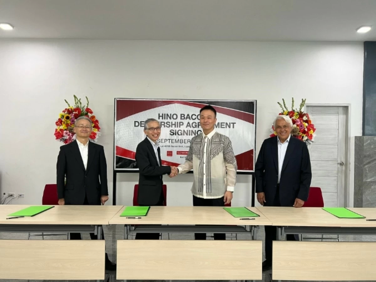 From left: Takao Taguchi, Subic GS Auto Vice Chairman; Edward G. Tan, Subic GS Auto President; Shingo Sakai, Hino Motors Philippines President; and Vicente T. Mills, Hino Motors Philippines Chairman.