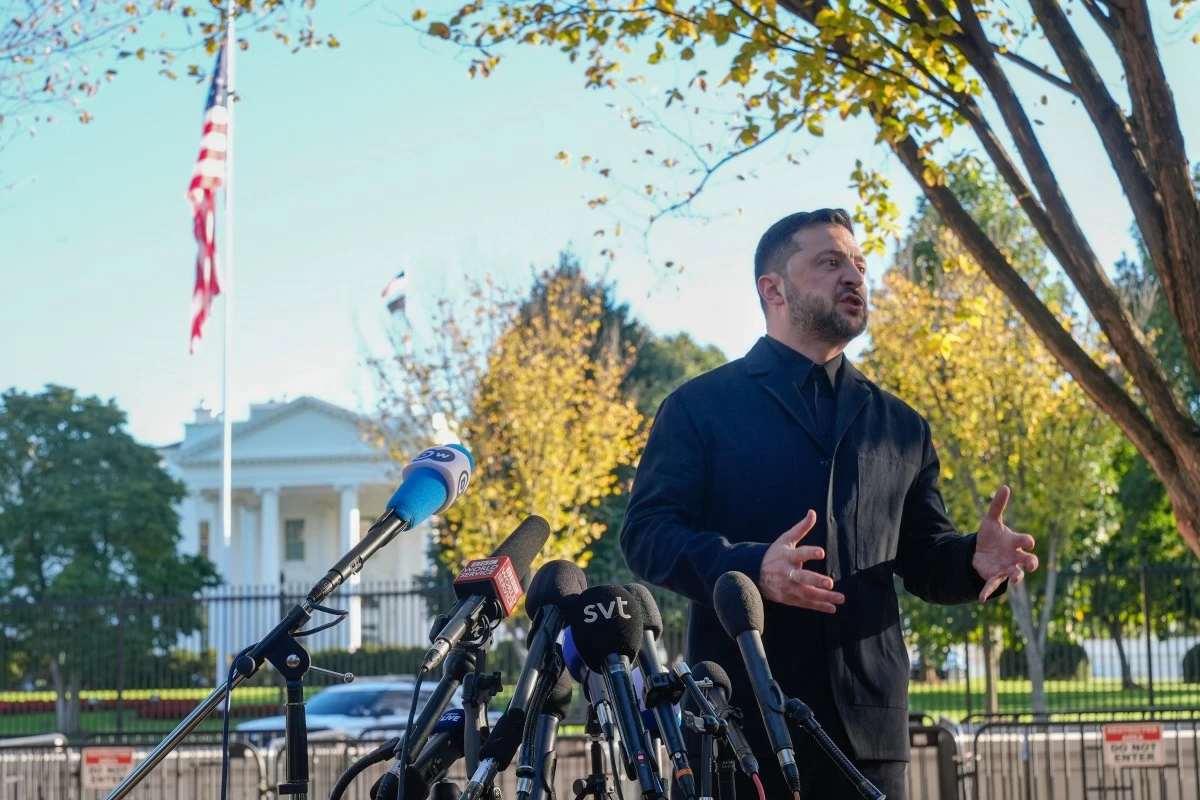 Ukraine's President Volodymyr Zelenskyy speaks to reporters in Lafayette Park across the street from the White House, following a meeting with President Donald Trump, Friday, Oct. 17, 2025, in Washington. (AP Photo/Manuel Balce Ceneta)