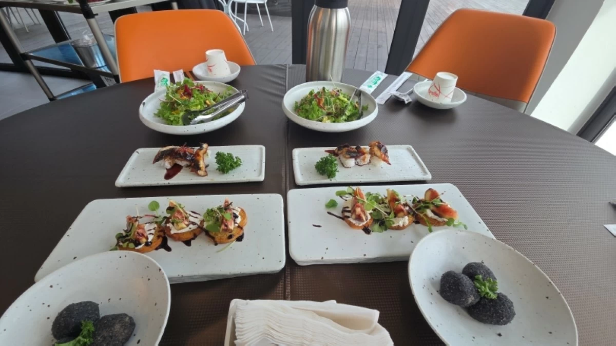 Lunch in Gapyeong, South Korea (Jonathan Hicap)