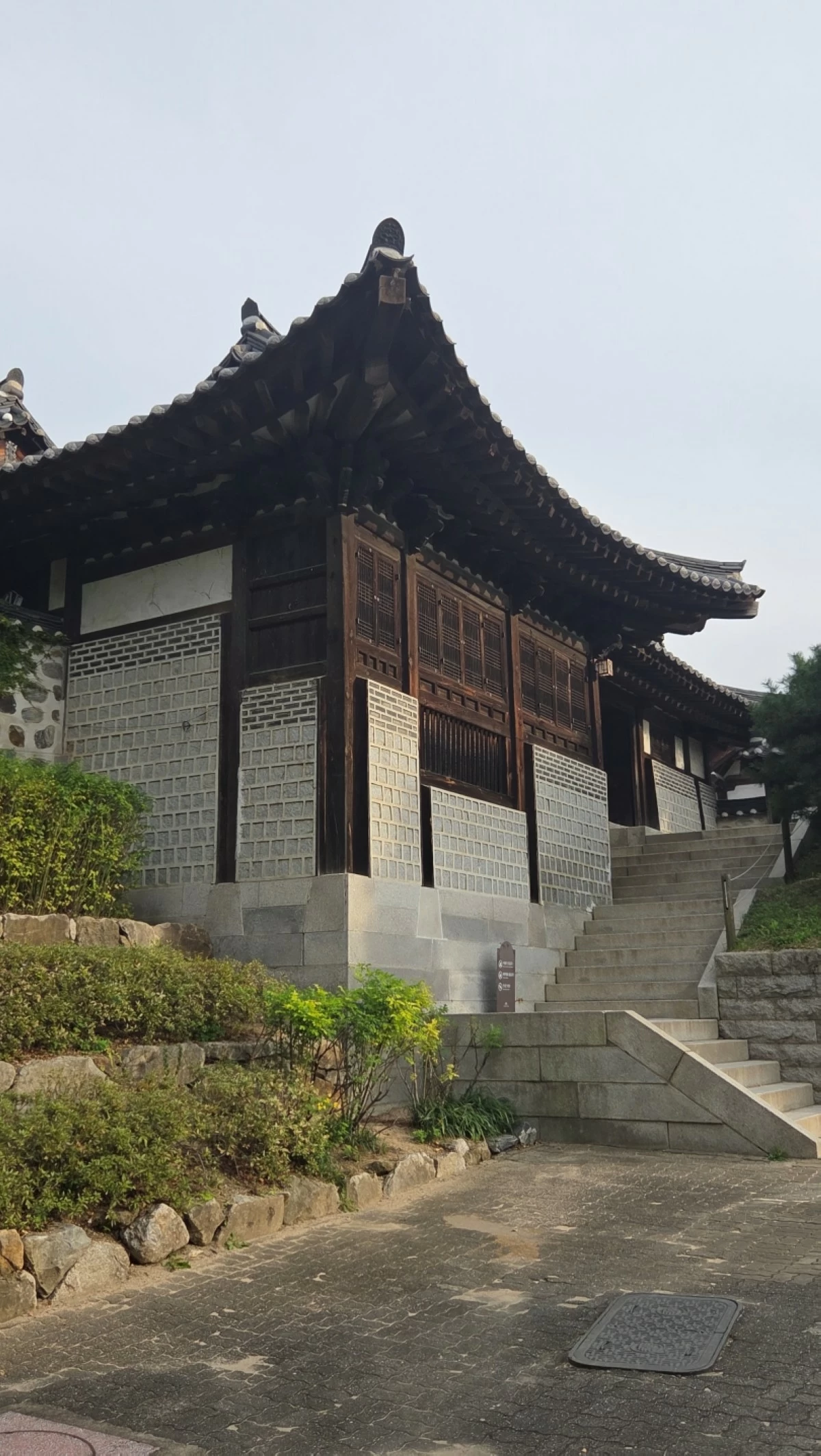 Namsangol Hanok Village in Seoul (Jonathan Hicap) 