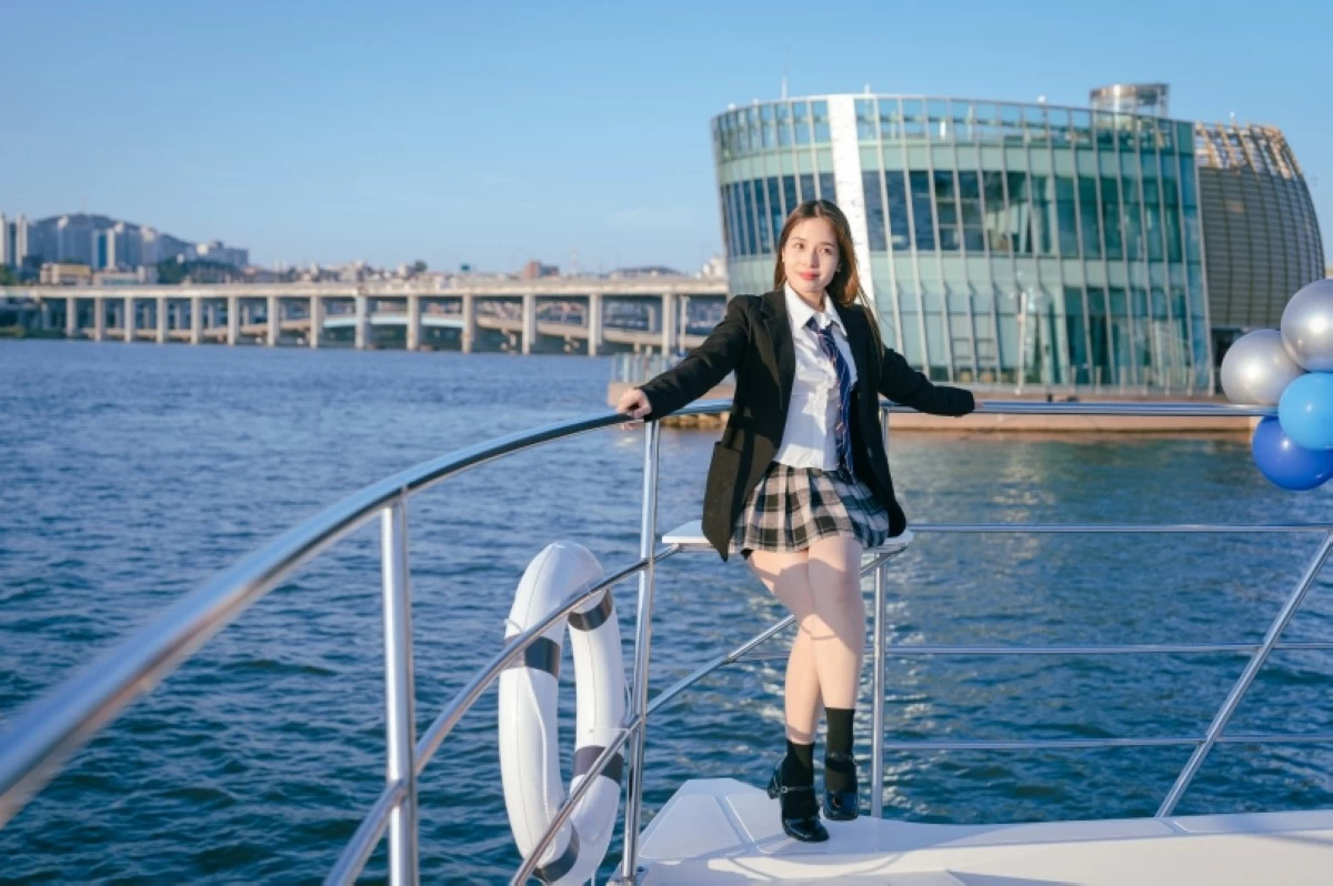 Filipino actress Kristel Fulgar during the Hangang River yacht experience in Seoul (Jonathan Hicap) 