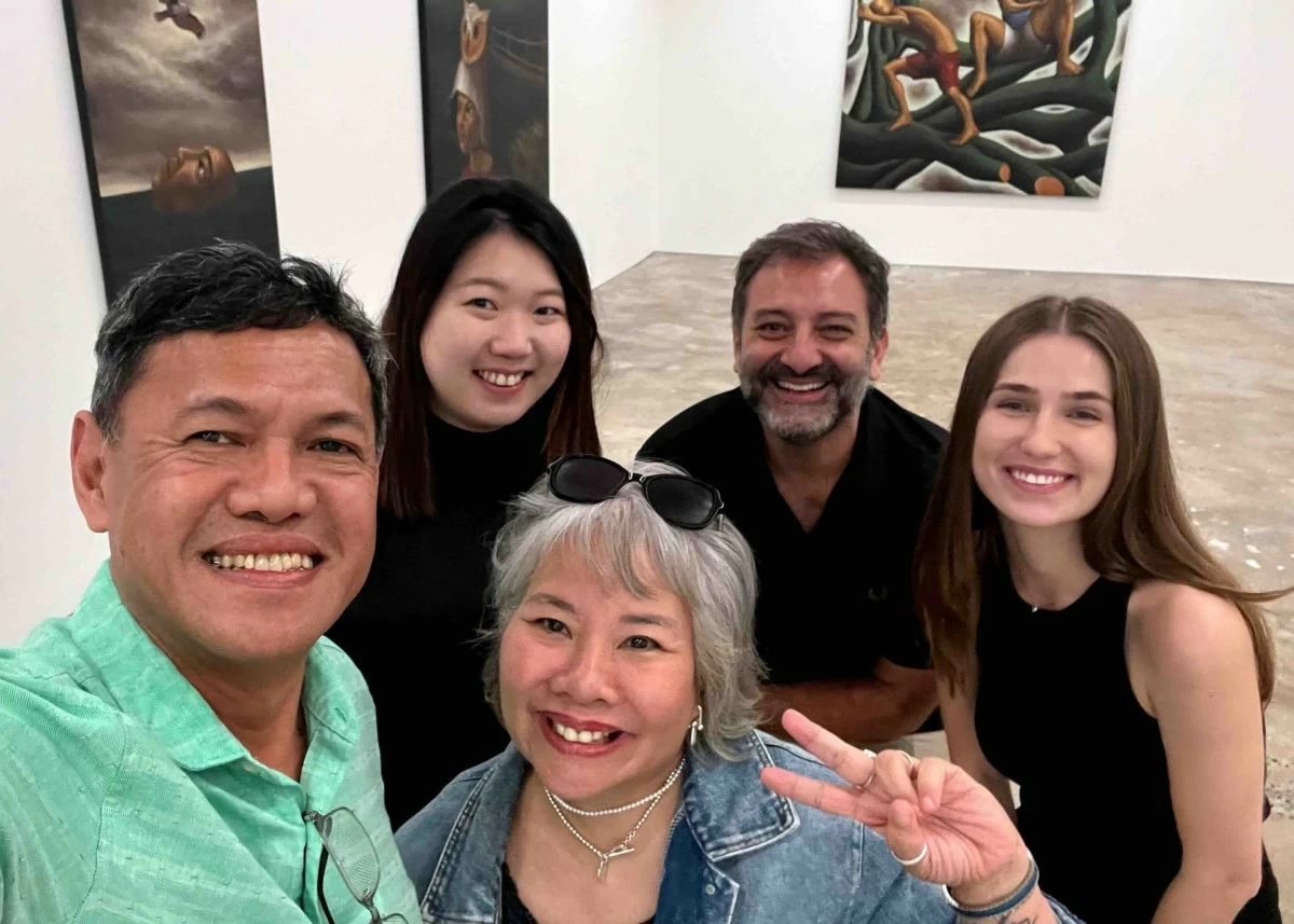 Elmer Borlongan and Plet Bolipata with Ames Yavuz Sydney founding director  Can Yavuz (center, back), flanked by Ames Yavuz Singapore gallery director Caryl Quek to his right, and Ames Yavuz Sydney program director Rose Dolenec Hannan. [IMAGE: Elmer Borlongan]