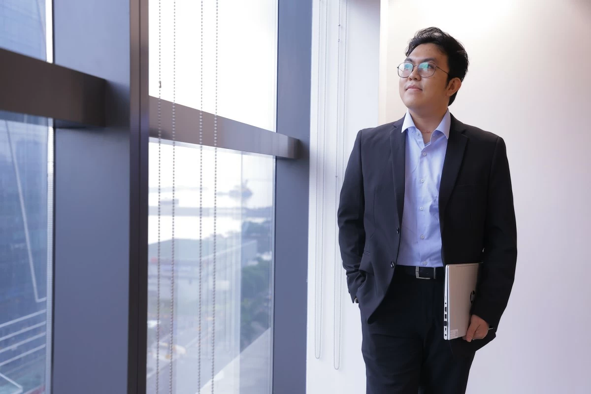 Carlo Napucao becomes the first in his family to earn a college degree. Proud of his SM Scholar roots, he returns to SM as a property officer at SM Fairview towers.