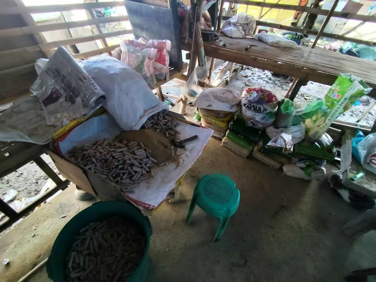 Bulacan police arrested a man identified as “Jon-jon” for illegally manufacturing firecrackers on Monday morning, Oct. 27, at Sitio Bihunan, Barangay Biñang 1st, Bocaue. (Photo from Bulacan PPO)