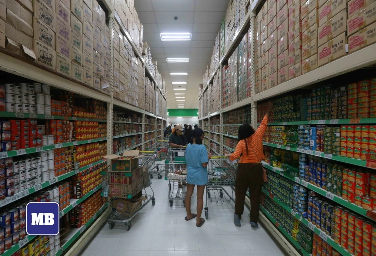 Manufacturers back price freeze order on basic goods