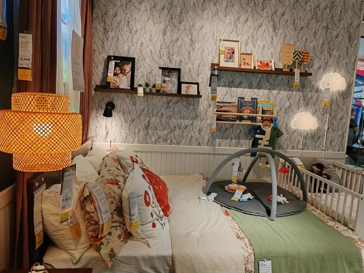 Child's bedroom display