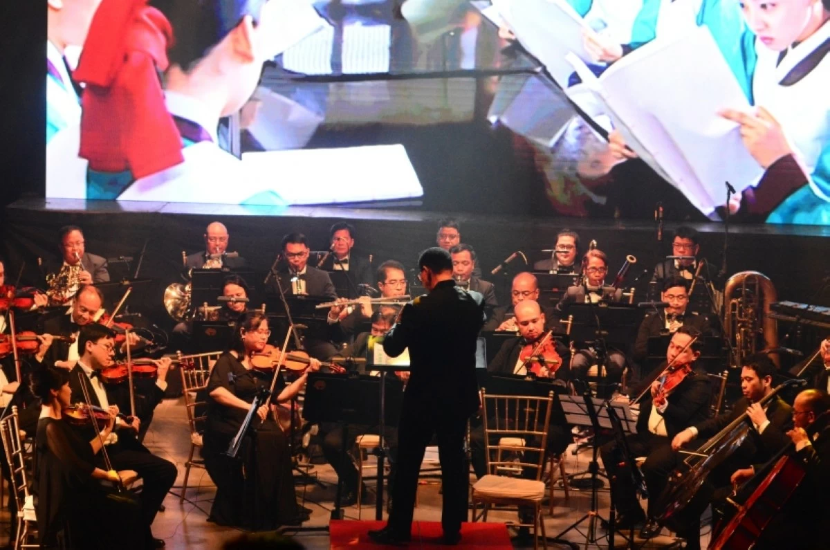 The Philippine Philharmonic Orchestra (Jonathan Hicap)