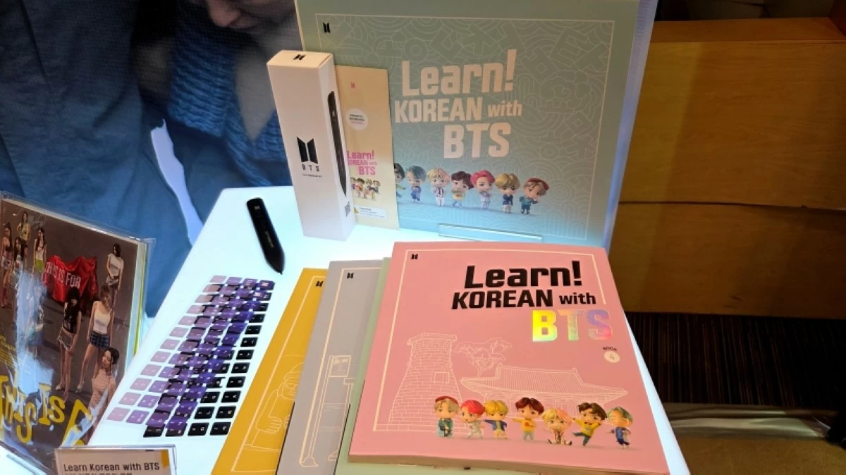 The Korean Goods & Culture exhibition at Samsung Hall at SM Aura (Jonathan Hicap)