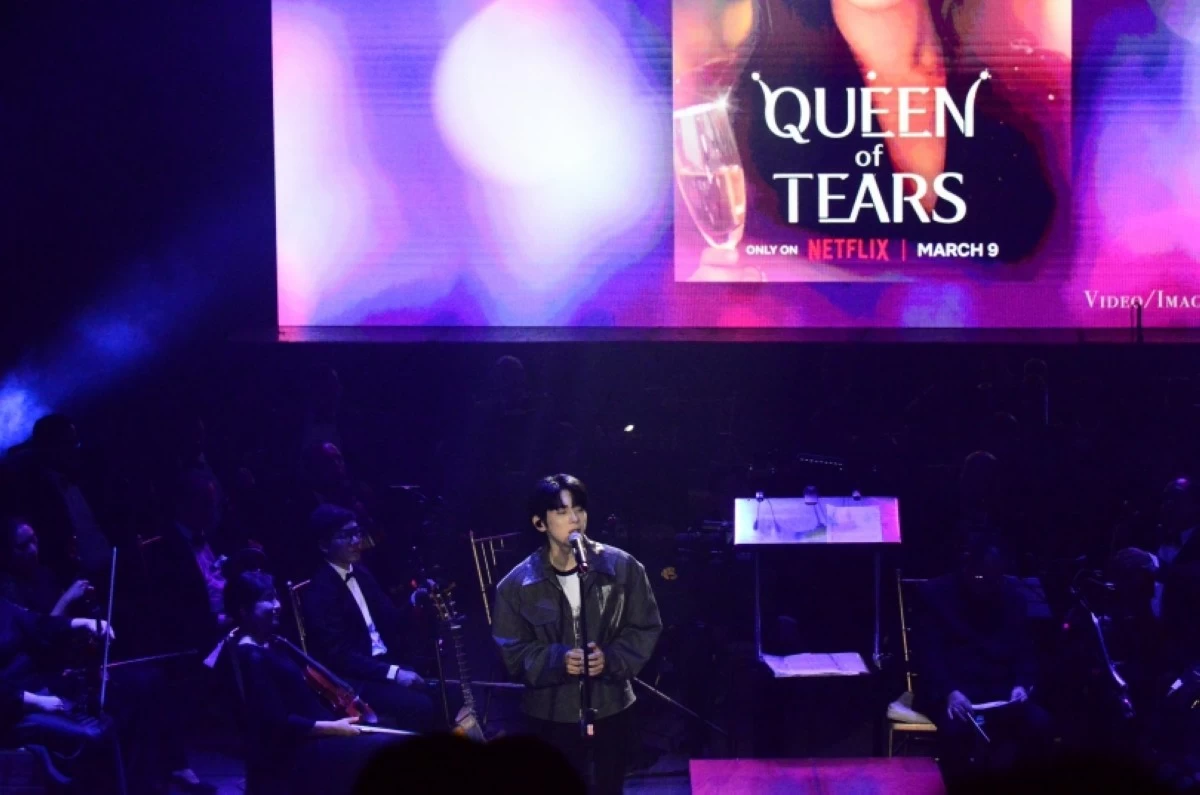 Isaac Hong (Jonathan Hicap)