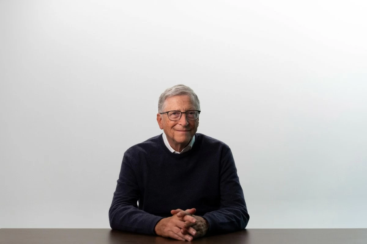 FILE - Bill Gates poses for photos after an interview with The Associated Press in Indian Wells, Calif., Jan. 8, 2025. (AP Photo/Jae C. Hong, File)