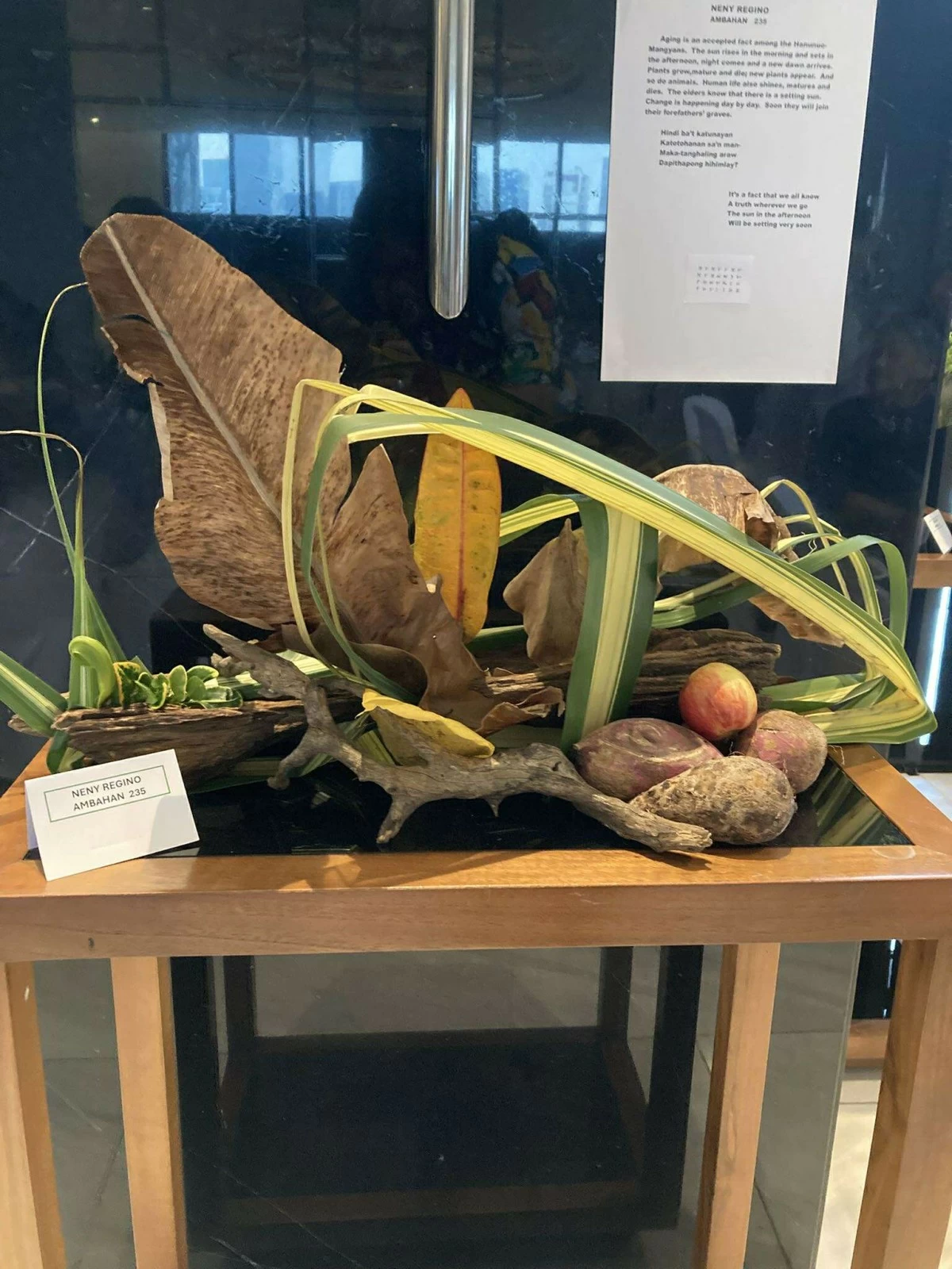 AGING GRACEFULLY Neny Regino's take on Ambahan 235 shows us the beauty of growing old