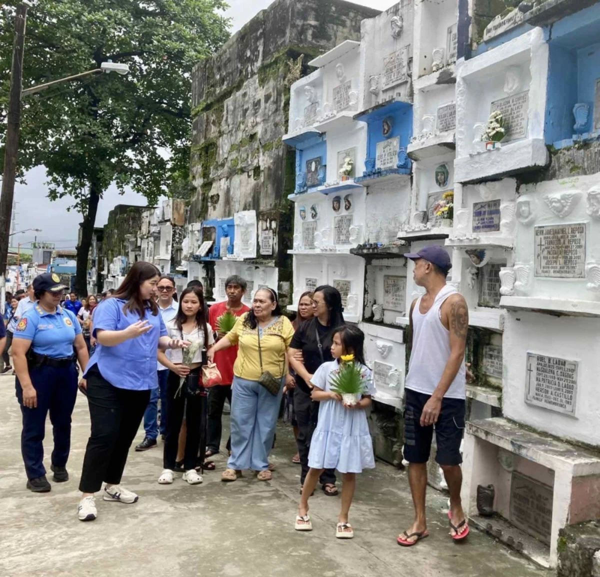 UNDAS 2025. Ahead of the observance of Undas, Mayor Maan Teodoro and Marikina First District Rep. Marcy Teodoro inspect cemeteries in the city to ensure an orderly, safe, and peaceful commemoration. Mayor Maan said around 600,000 people are expected to visit their departed loved ones in Marikina’s cemeteries. (Photos from Marikina LGU)