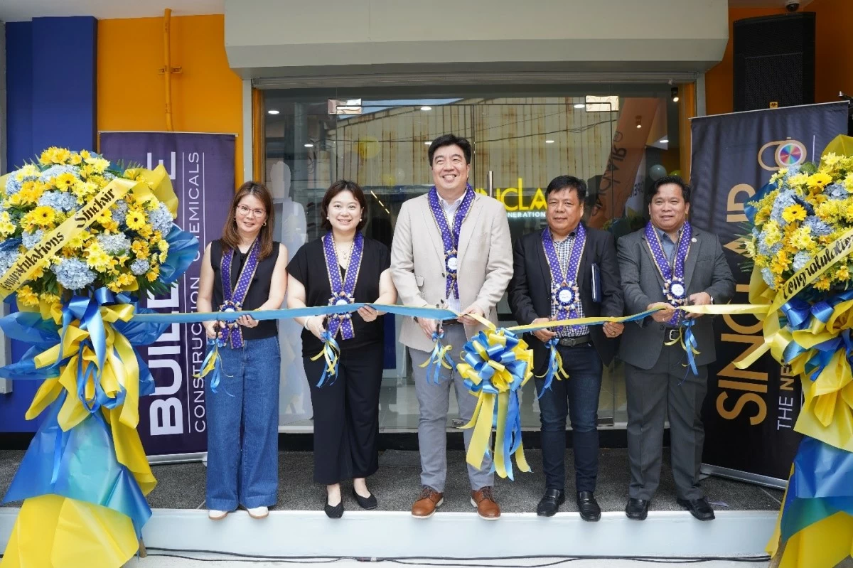 From left to right: Ms. Jacq Chua, representing Magna Dos Merchants, Inc.; Ms. Sabrina O. Tan, Chief Financial Officer, Magna Prime Chemical Technologies, Inc.; Inv. Derrick A. Tan, President and Chief Executive Officer, Magna Prime Chemical Technologies, Inc.; Inv. Alejandro V. de Leon, Chairman, Membership Committee, Filipino Inventors Society; and Inv. Rommel dela Cruz, Director, RCC Amazing
Touch International and Filipino Inventors Society.