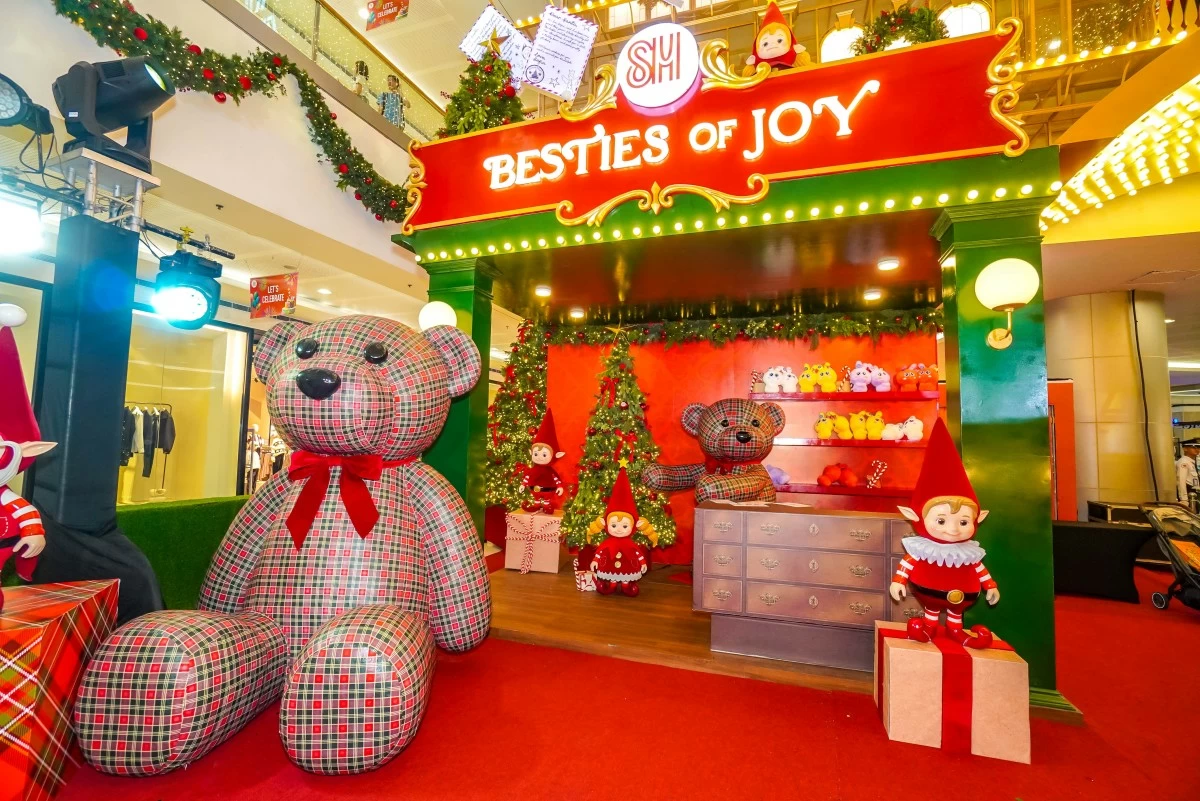 There’s no better way to celebrate Christmas than giving adorable plushies to children in need.
