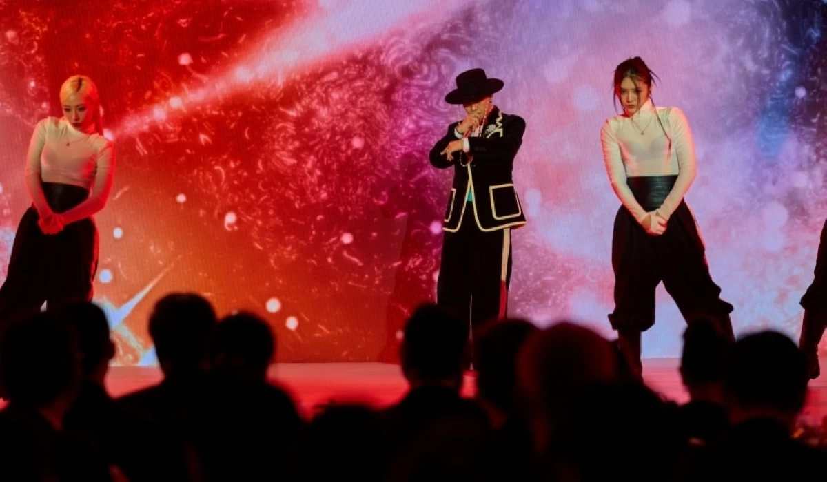 G-Dragon at the APEC Economic Leaders' Gala   on Oct. 31 in Gyeongju, South Korea (Photo from the website of the Office of the Presidentof South Korea) 
