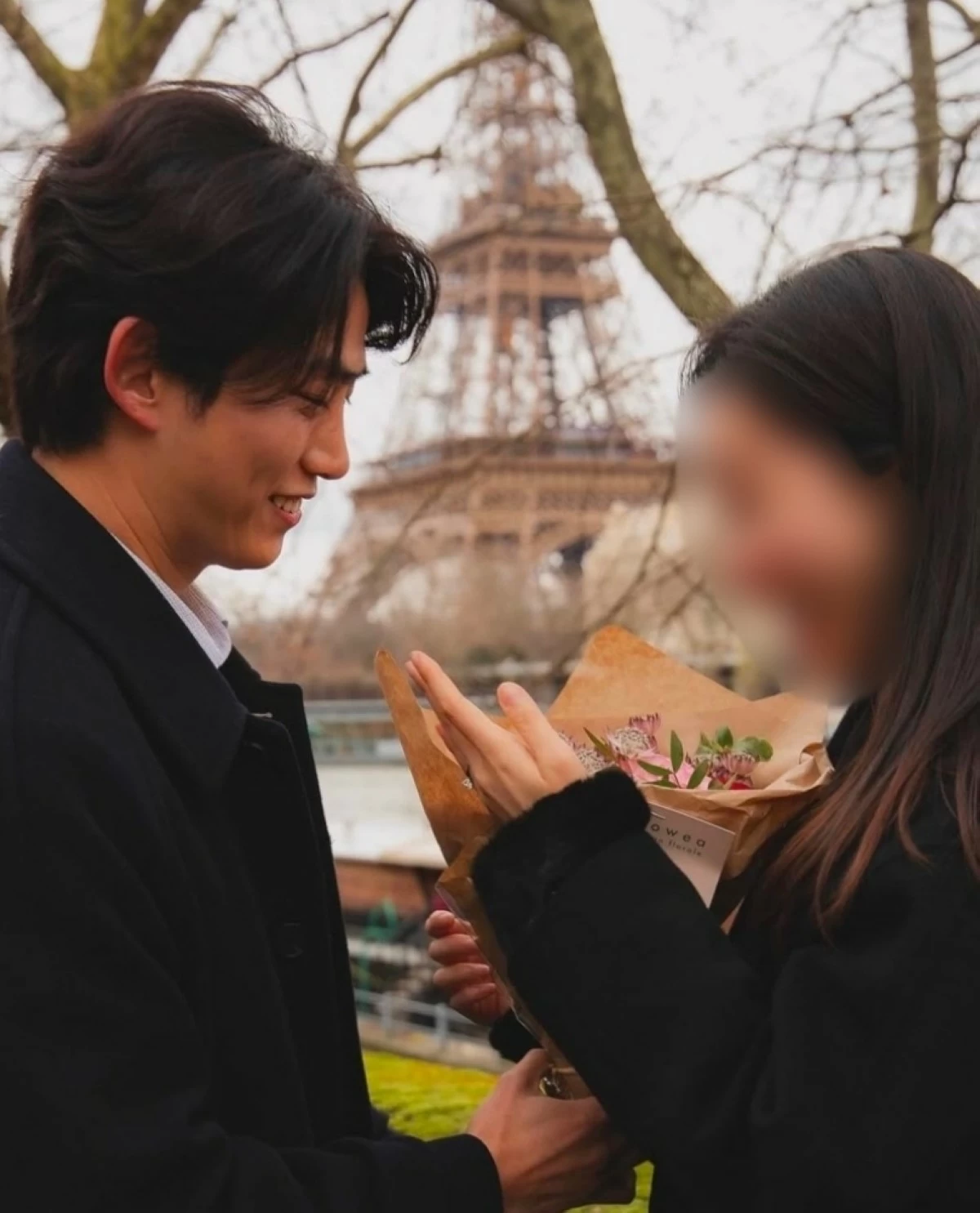 Taecyeon and his girlfriend in Paris in April 2024 (Photo: The Best Photo Paris)