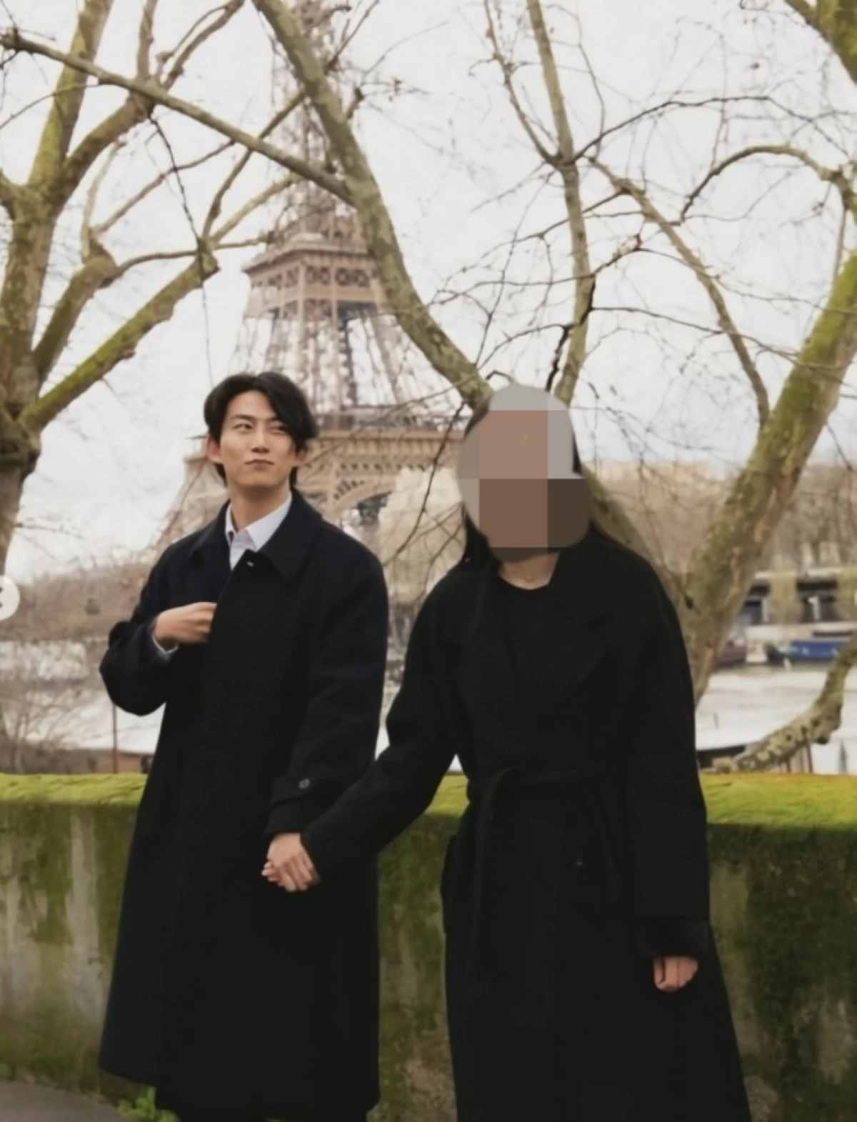 Taecyeon and his girlfriend in Paris in April 2024 (Photo: The Best Photo Paris)