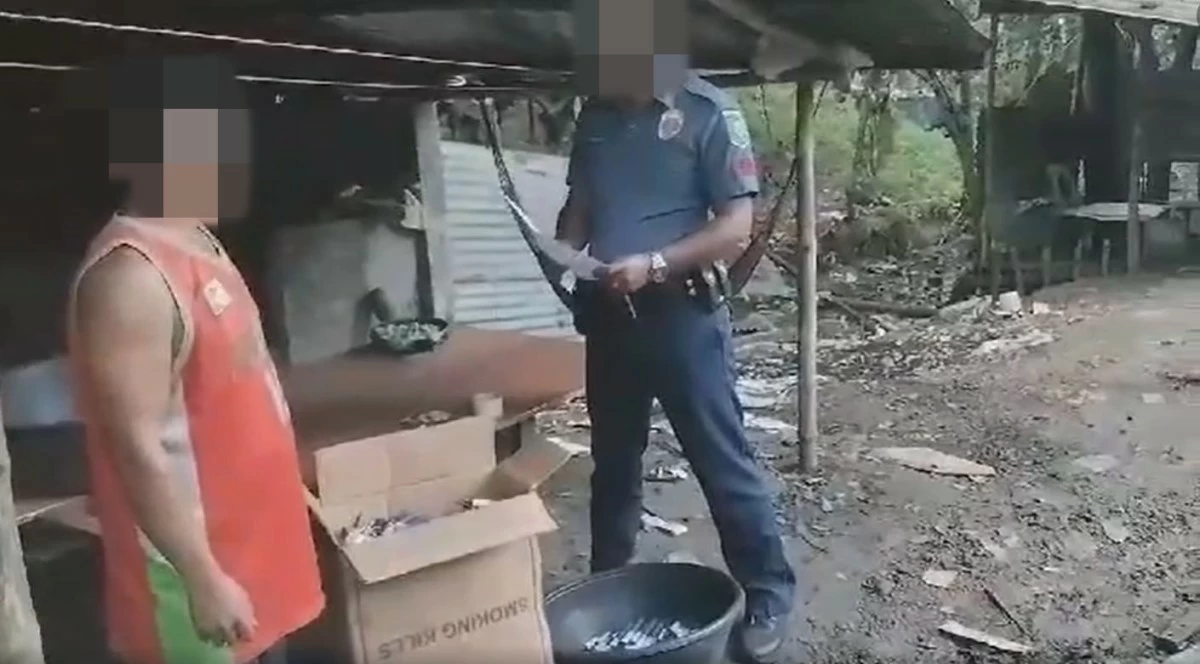 Police present the arrested firecracker maker and the unfinished kwitis seized during an operation in Sitio Diliman Partida, Brgy. Pulong Buhangin, Santa Maria, Bulacan, on Friday, Oct. 31, 2025. (Photo from Bulacan PPO)
