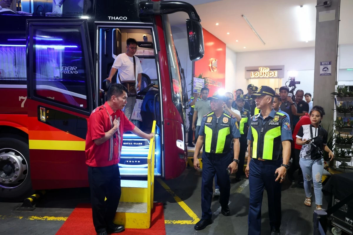 Acting Philippine National Police (PNP) Chief, Police Lt. Gen. Jose Melencio Nartatez Jr. (right) inspects a bus terminal in Quezon City on October 30, 2025 to check on the readiness of police personnel deployed under Oplan Ligtas Undas 2025. (PHoto: Office of the Chief, PNP)