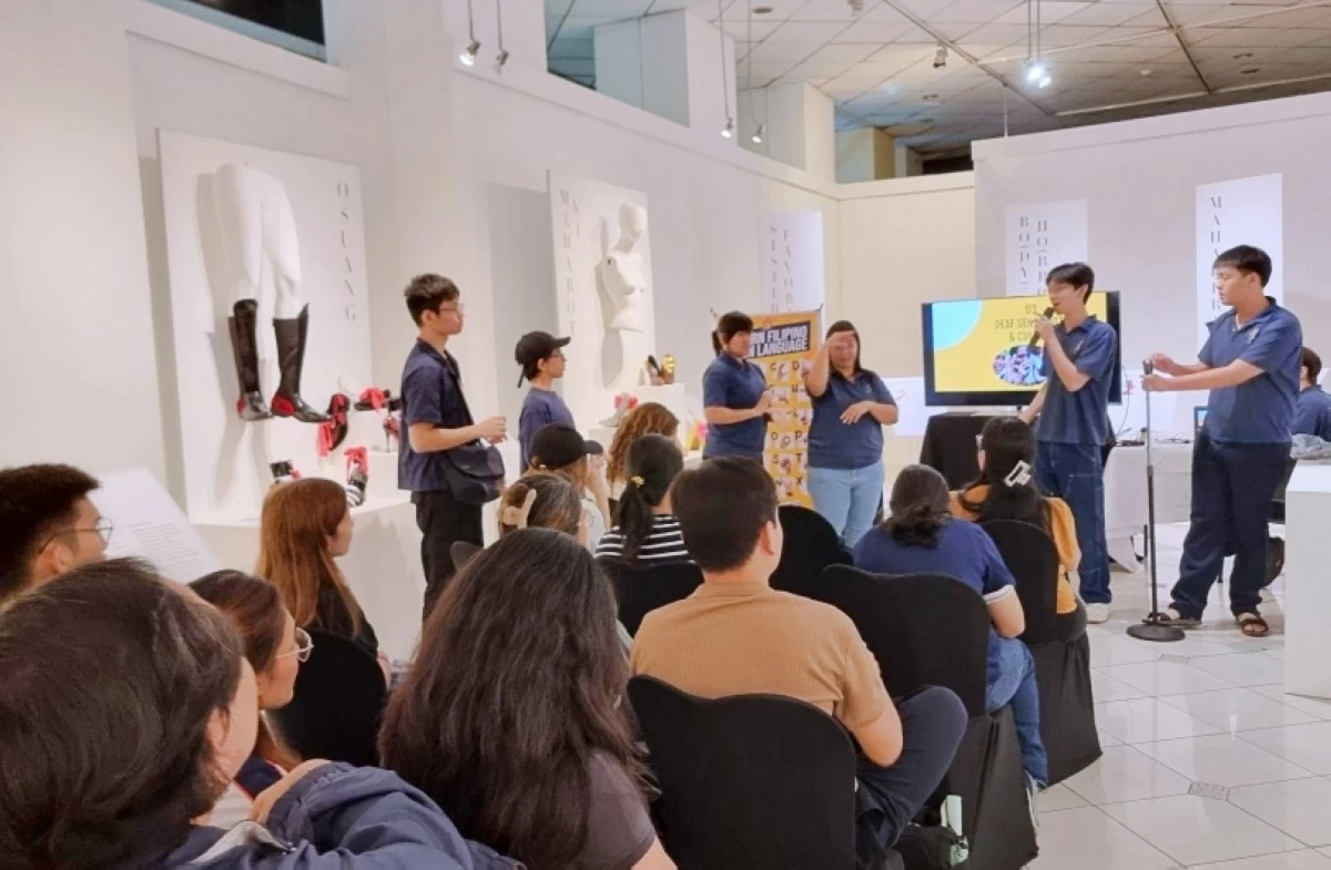 Filipino Sign Language training (Photo from FSL4IPH)