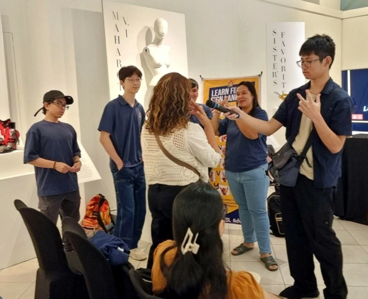 Filipino Sign Language training (Photo from FSL4IPH)
