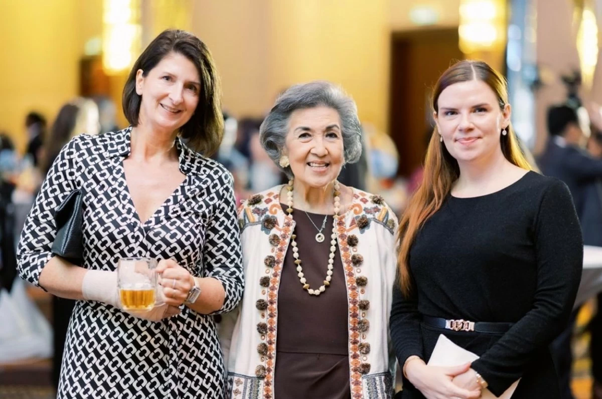 Mme. Michelle Louise Hejčová with ArteFino co-founder Maritess Mendoza Pineda and Ambassador Dr. Titanilla Tóth of the Embassy of Hungary