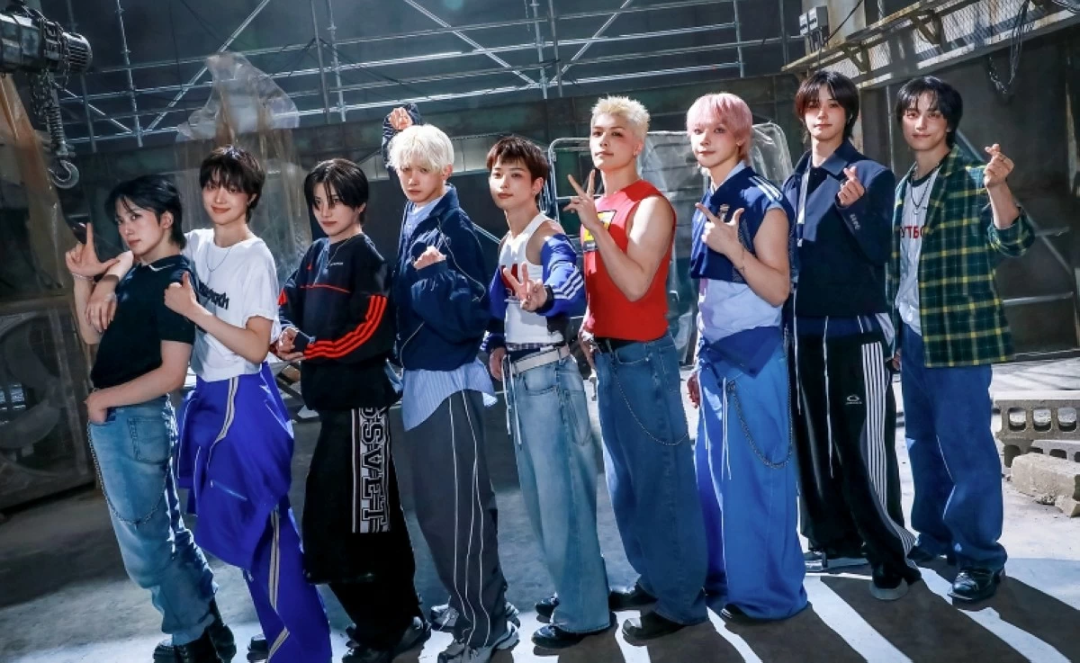 Boy band &Team's 'Back to Life' No. 1 on weekly album chart