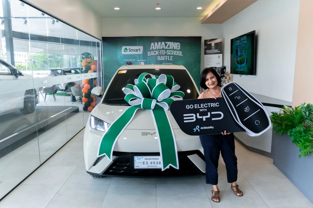 MARISSA ALVIOR, 59, is now the proud owner of a brand-new all-electric BYD Seagull—the grand prize in Smart’s Amazing Back-to-School Raffle Promo.