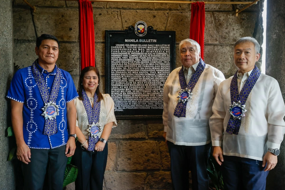 NHCP deputy executive director for programs and projects Alvin R. Alcid and executive director Carminda R. Arevalo with the Manila Bulletin's chairman Basilio C. Yap and president Emilio C. Yap III