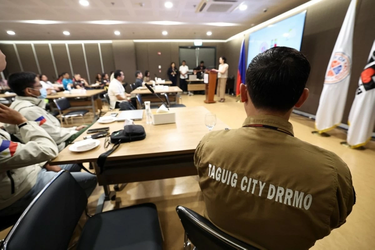 Taguig Mayor Lani Cayetano meeting with city officials and stakeholders. (Photo from Mayor Cayetano's Facebook account)