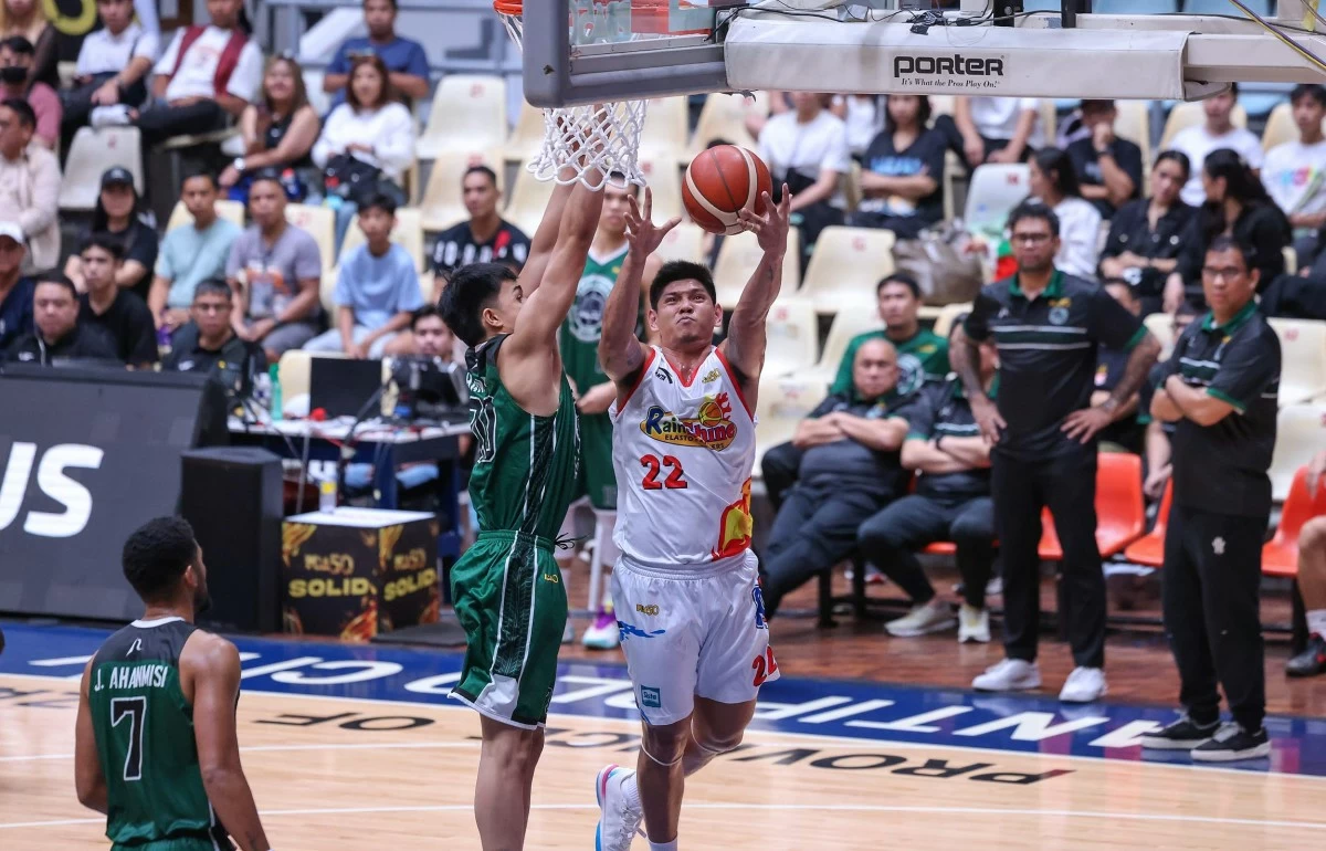 JHONARD CLARITO is expected to lead a surging Rain or Shine crew against Phoenix. (PBA Images)