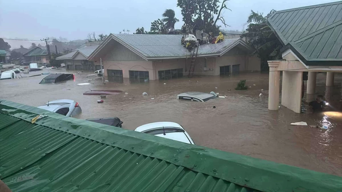 Massive floods in Bacayan, Cebu City (Pobreng Laagan's Facebook page)