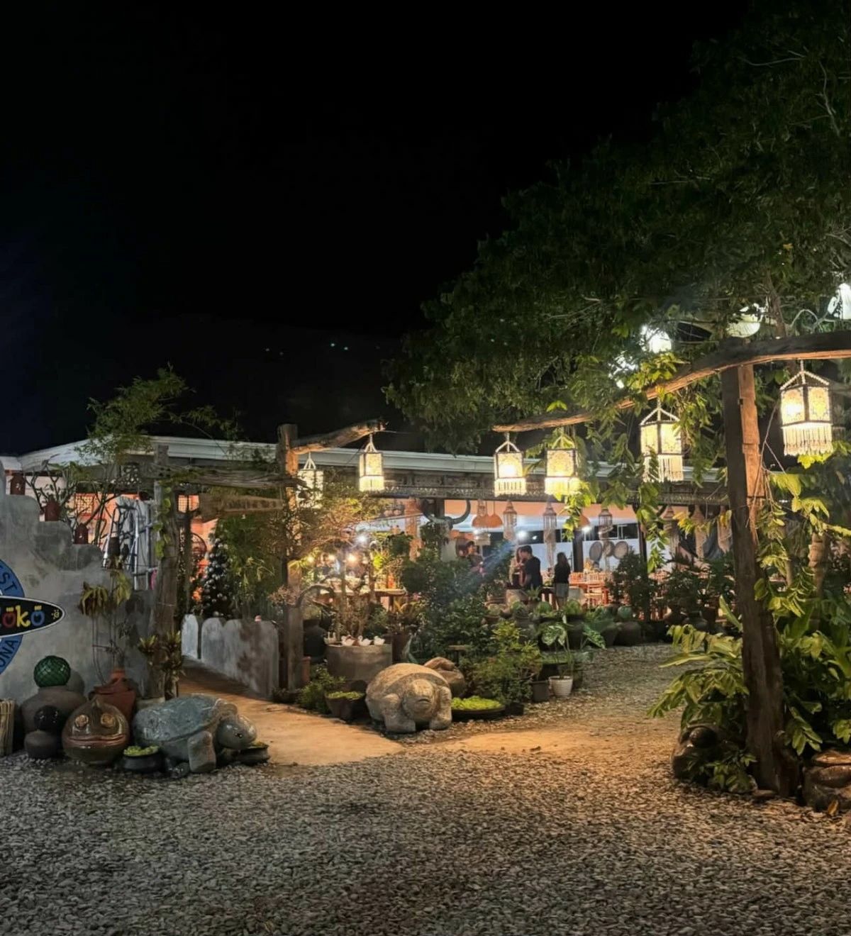 The warm, festive glow of Halo-Halo de Iloko’s exterior welcomes diners in San Fernando City, La Union. (Photos courtesy of Halo-Halo de Iloko)