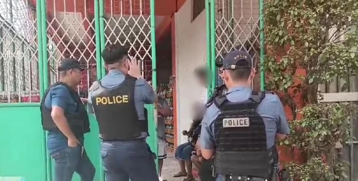 The Taguig police responding to the incident (Photo from Taguig police) 