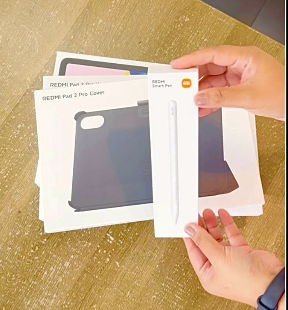 Another thing that adds value to this tablet is how well the accessories are thought out. The keyboard case and stylus aren’t just aesthetic additions — they genuinely elevate how you use the device.