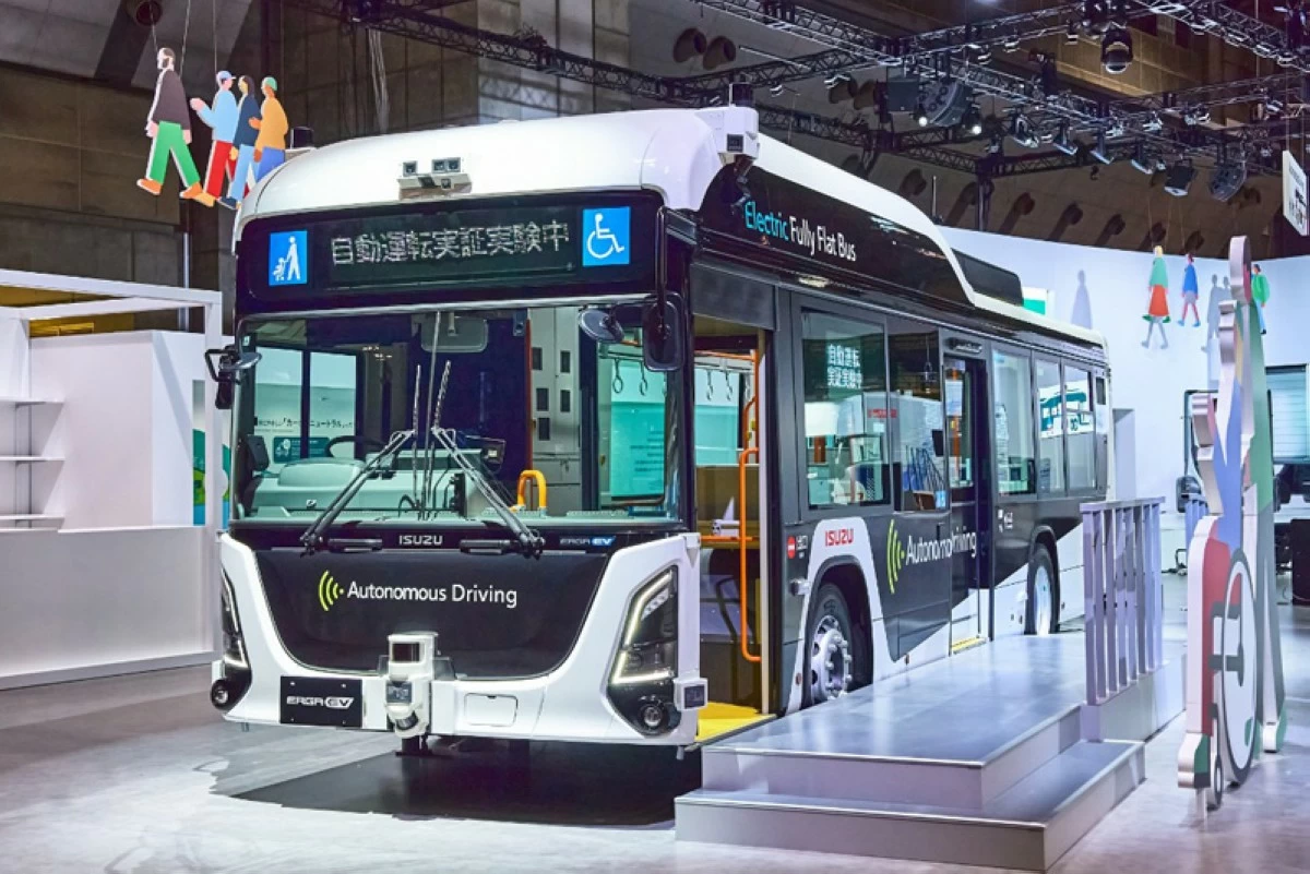 The ERGA EV Autonomous Driving Bus is based on Japan’s first flat-floor battery-electric vehicle (BEV) city bus.