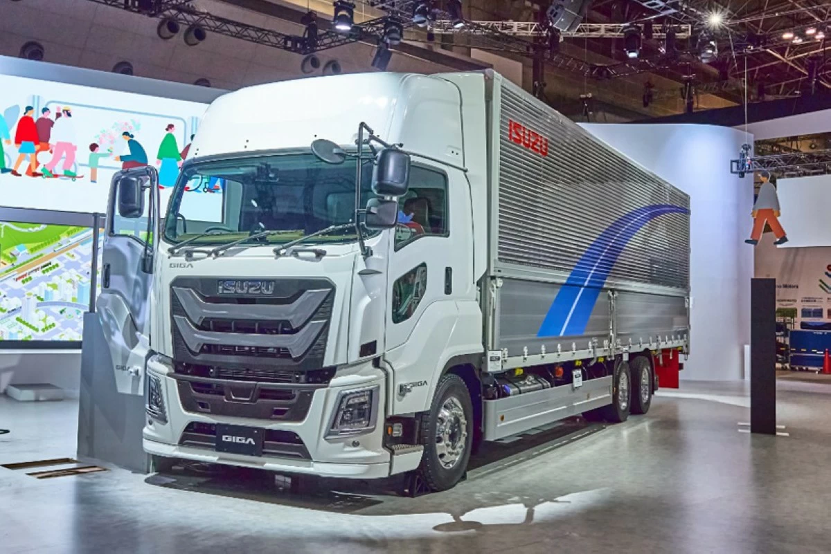 The Next-Generation Isuzu Giga, Isuzu’s flagship, heavy-duty truck is now safer, equipped with an Advanced Driver Assist System (ADAS) with dual front facing cameras, radar and sensors, especially for truck applications.