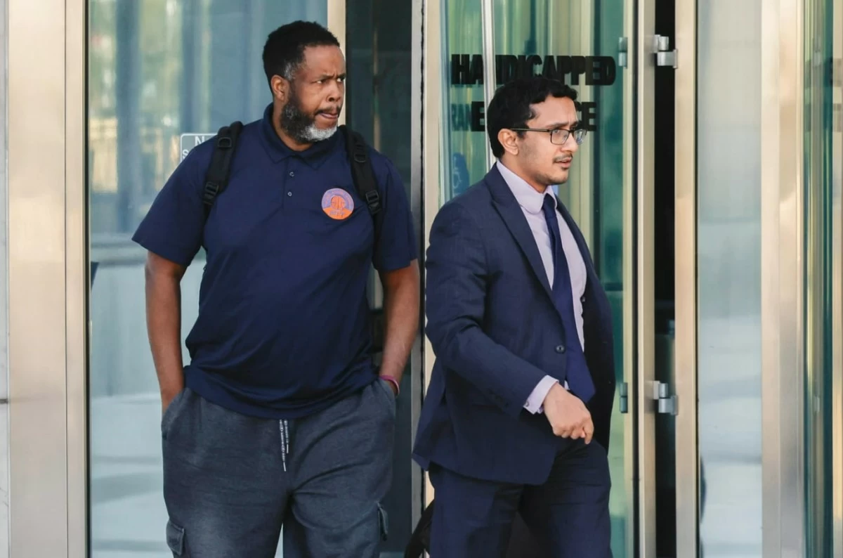 Ex-NBA player Damon Jones pleads not guilty in injury leak, poker scandal