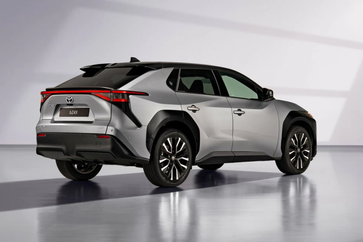 The actual vehicle may vary from the photos.