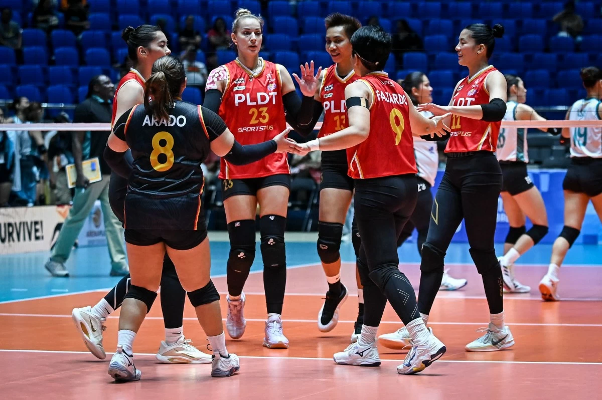 PLDT downs Galeries Tower, nears quarters berth