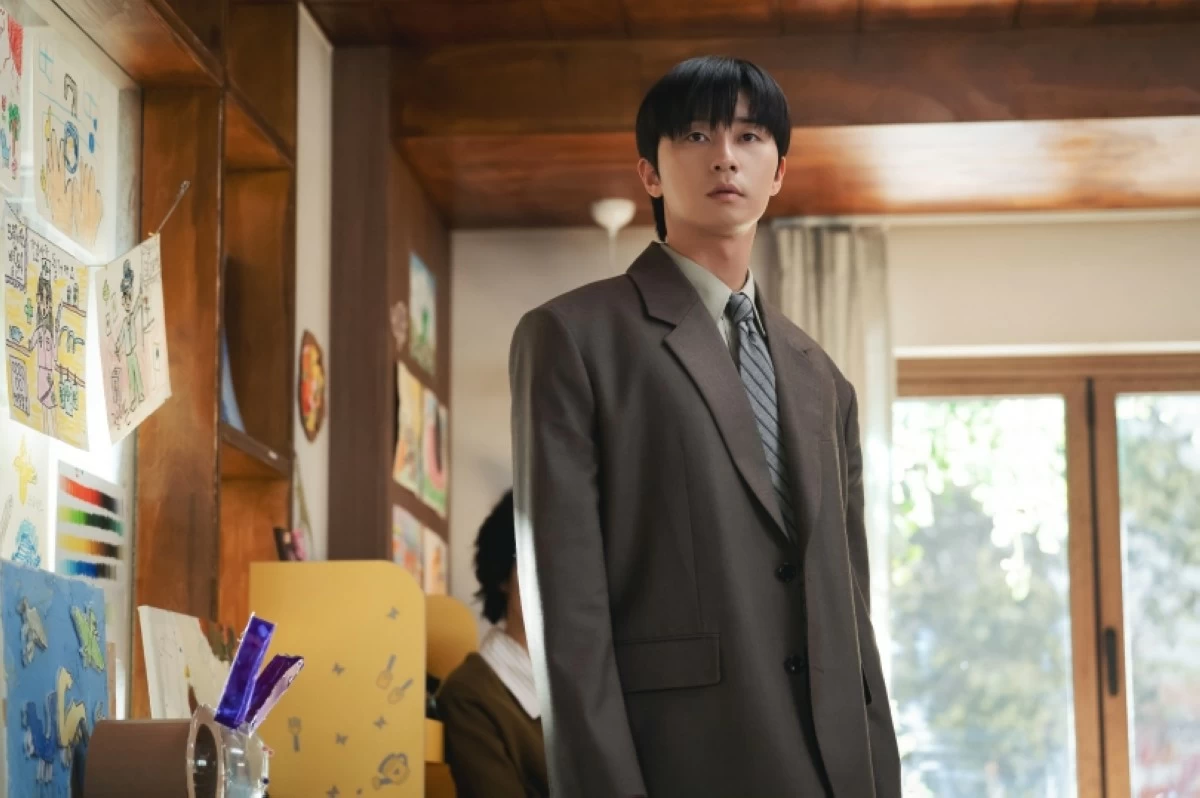 Korean star Park Seo-jun in the drama 