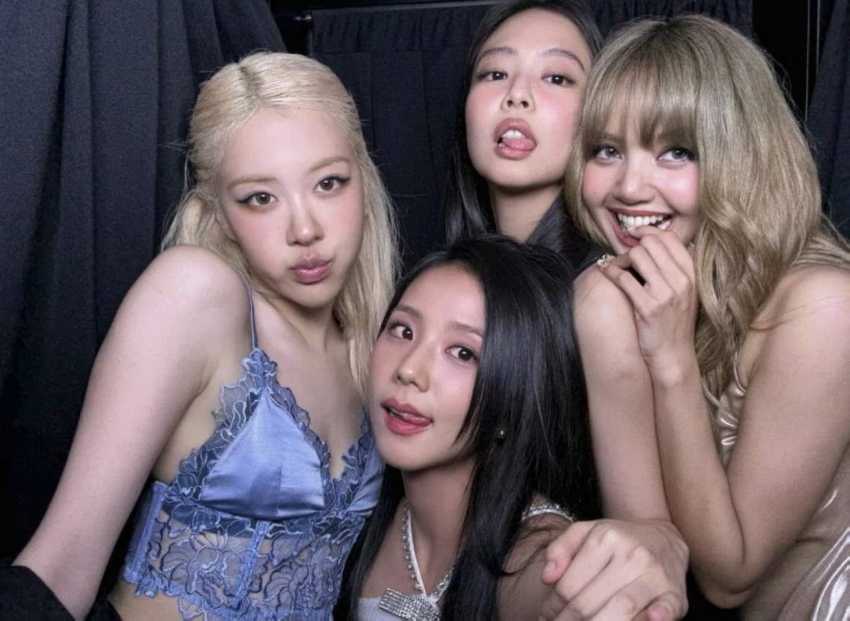 BLACKPINK (Instagram) 