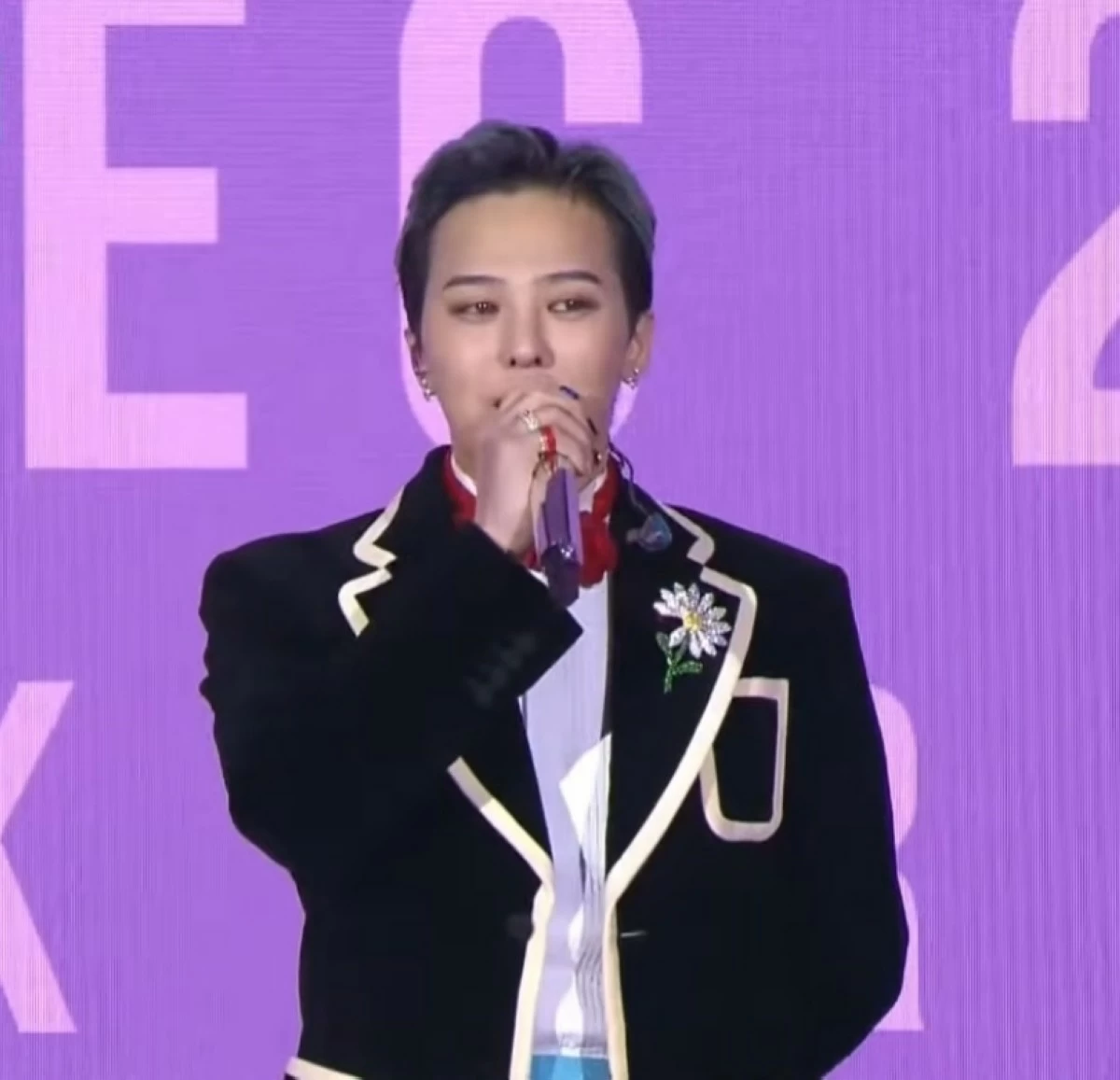 G-Dragon (Screenshot from MBC video on YouTube) 