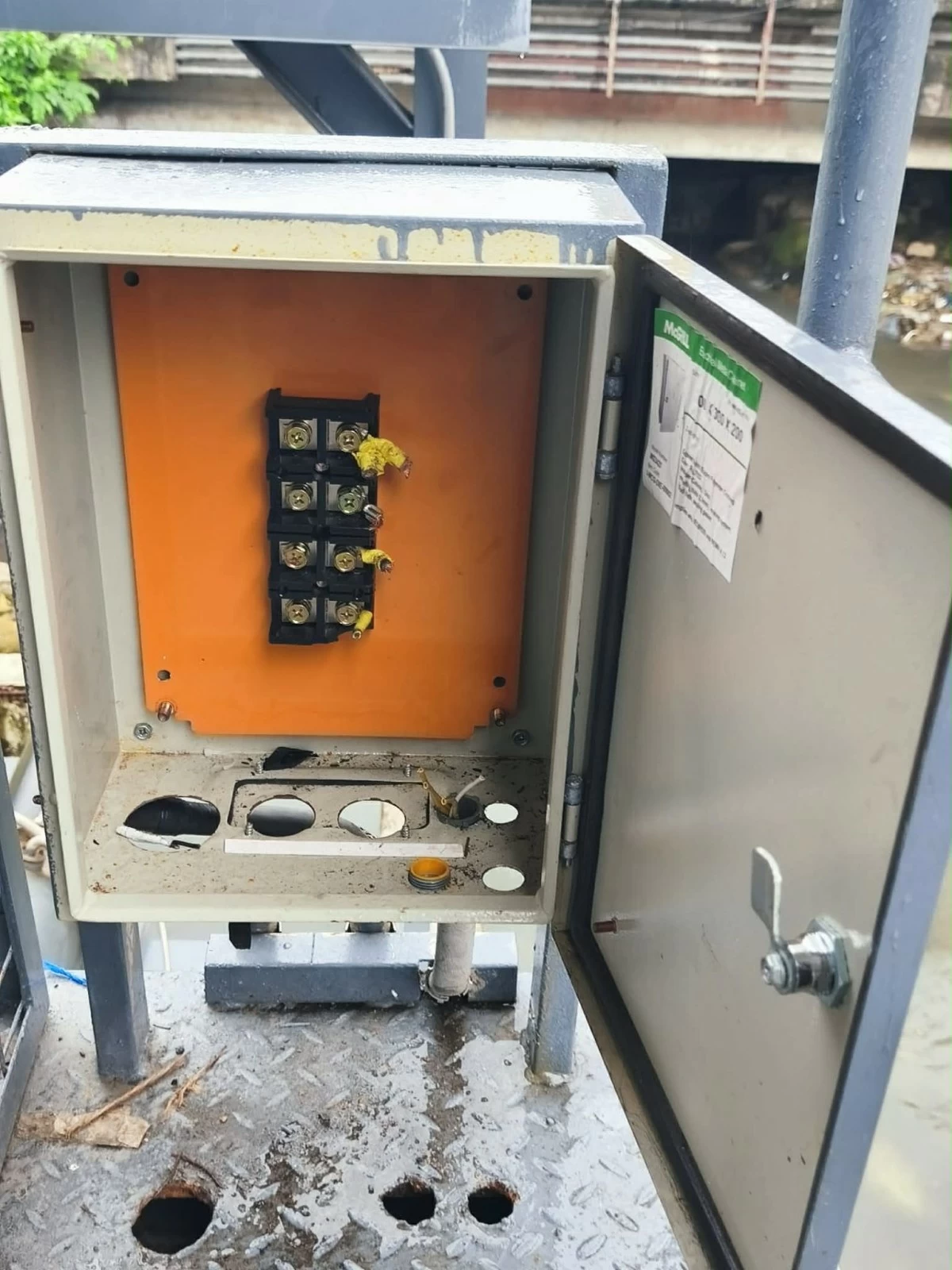 Cainta Mayor Keith Nieto shows photos of a pumping station at Park Place in Barangay San Isidro, Cainta, Rizal, after it was robbed by still unidentified individuals. (Photos from Mayor Kit Nieto)
