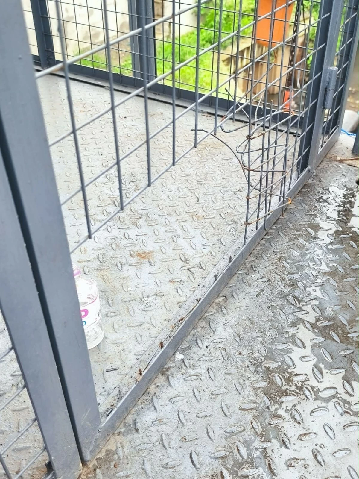 Cainta Mayor Keith Nieto shows photos of a pumping station at Park Place in Barangay San Isidro, Cainta, Rizal, after it was robbed by still unidentified individuals. (Photos from Mayor Kit Nieto)
