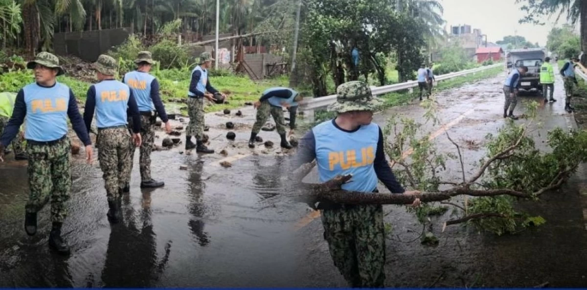 Cops clear roads, secure evacuees as gov't starts sending help after 'Uwan' onslaught