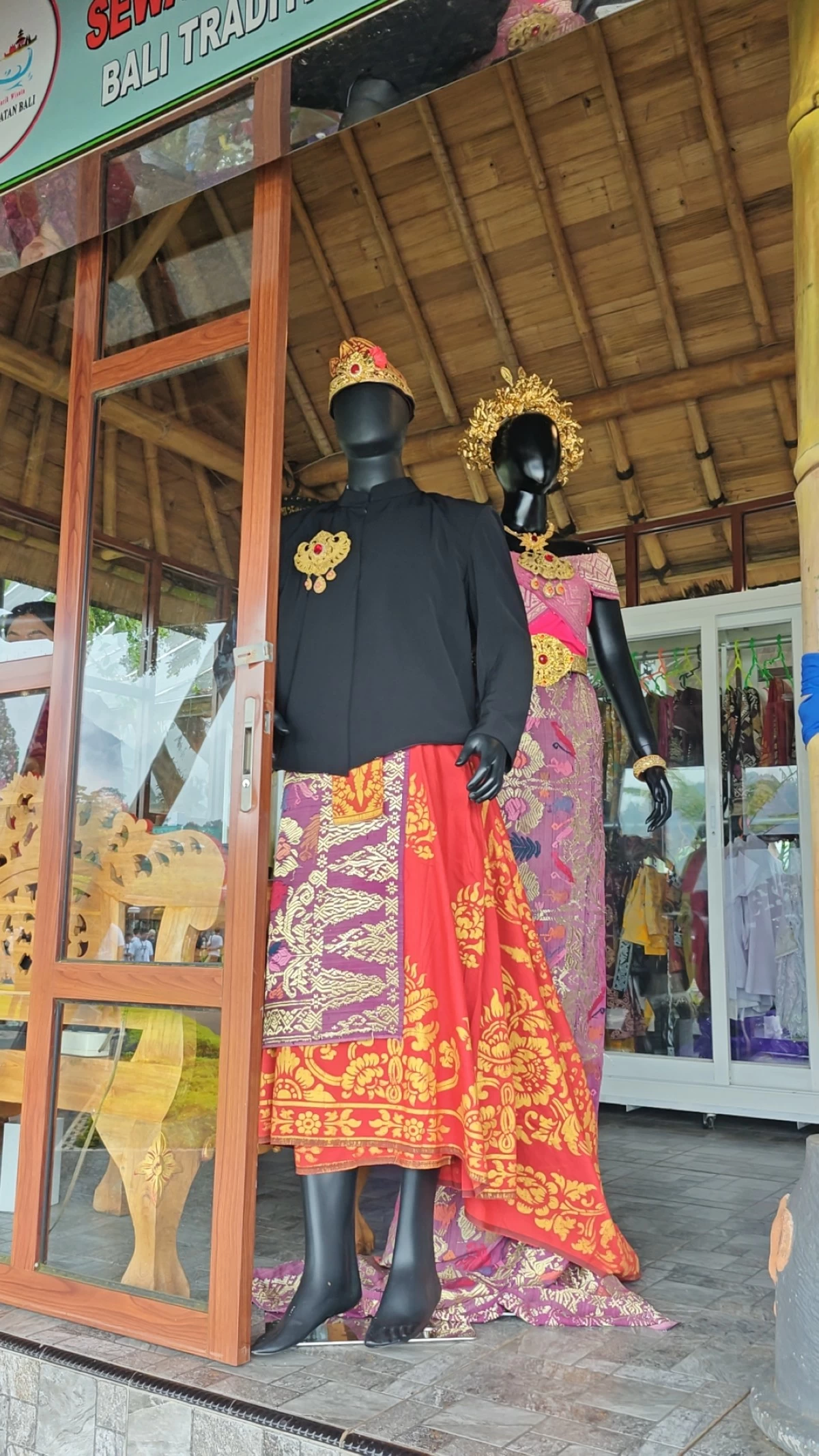 Visitors can rent traditional garbs as they roam around Ulun Danu Temple.