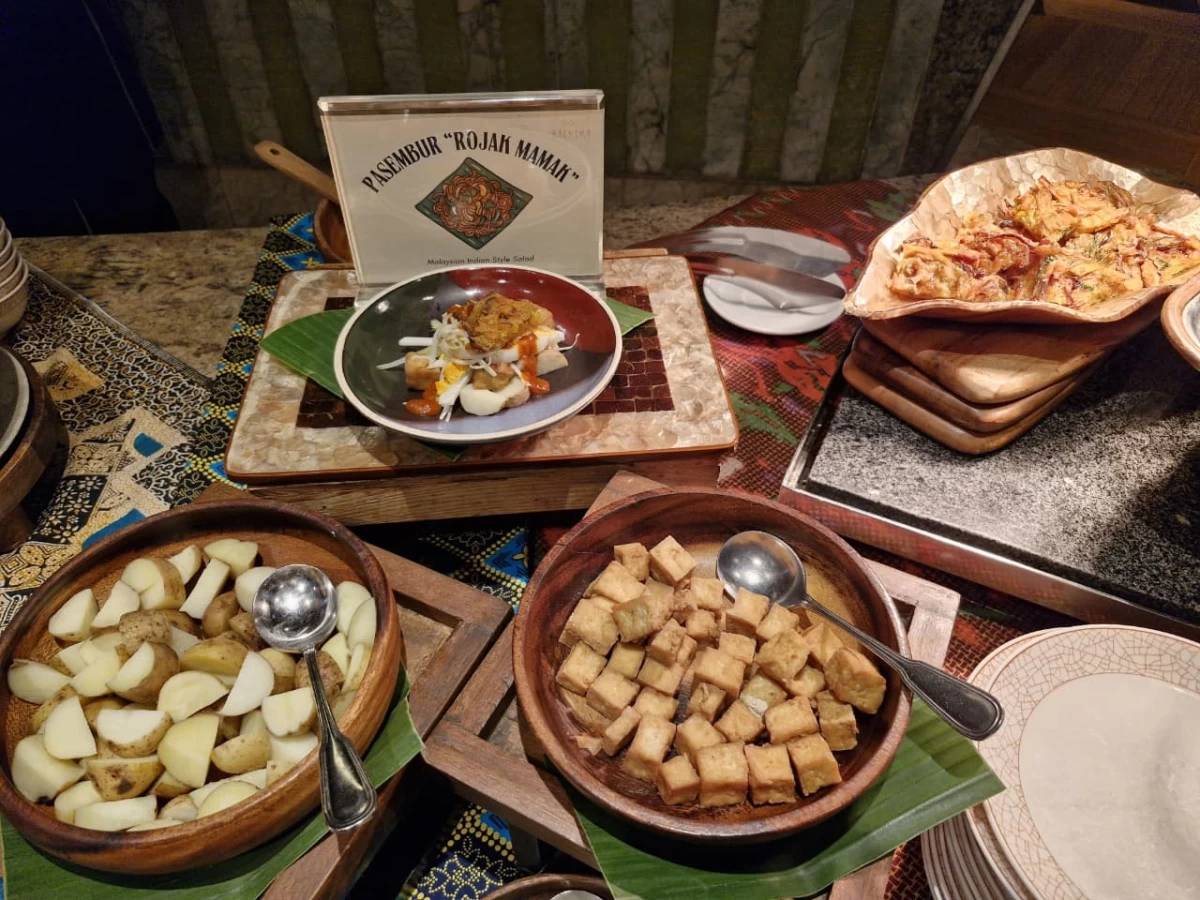 Rojak Pasembur (Malaysian salad)