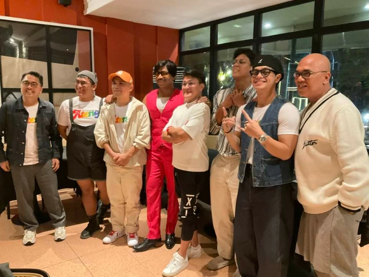 The cast of ATENG with co-producer Boy Abunda (right).