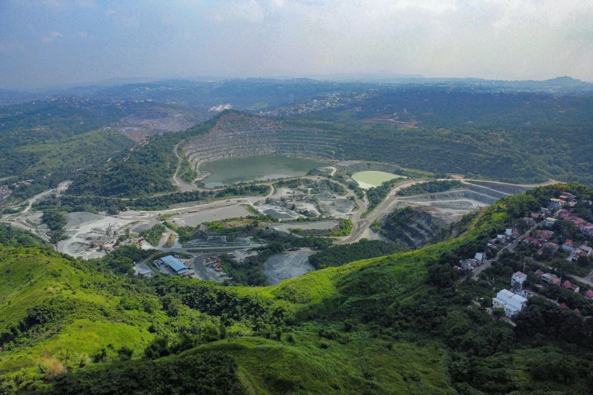 SIERRA MADRE FILE PHOTO — A view of the Sierra Madre mountain range in Barangay San Isidro, Angono, Rizal, taken on Aug. 5, 2025. (Santi San Juan)